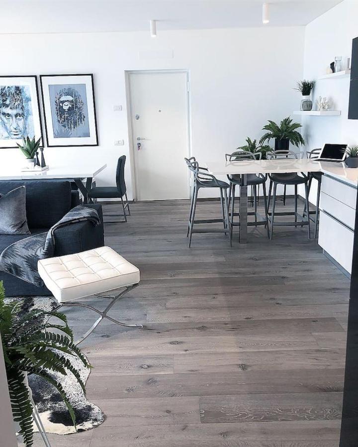 Ulivi Luxury Loft & Pool - The House Of Travelers Appartement Carate Urio Buitenkant foto